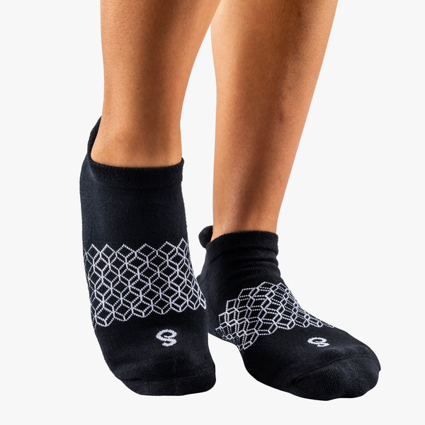 roam - organic combed cotton trainer socks